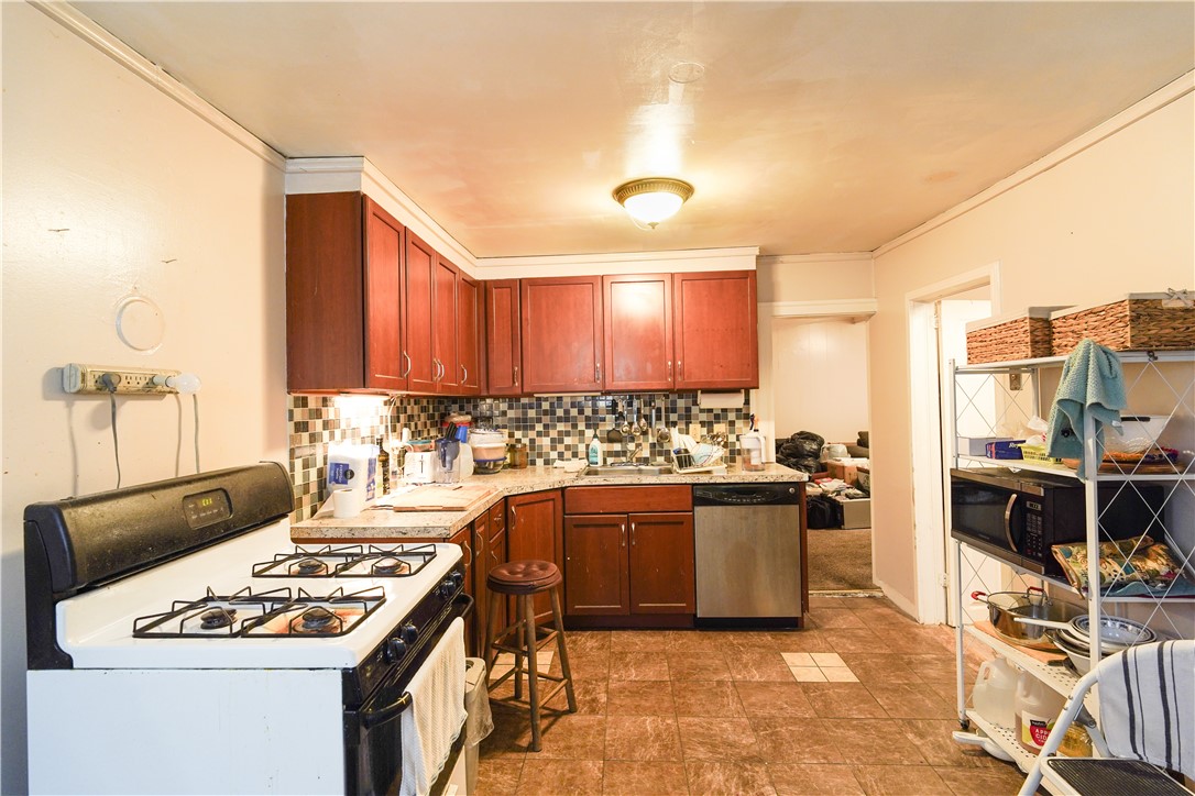 11 Union Street Warren, RI 02885 - Photo 10 of 24