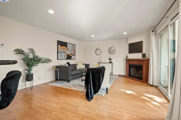 $460,000 | 21071 Gary Drive, Unit 204, Hayward, CA 94546