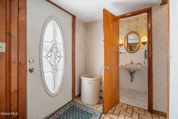 $300,000 | 63 Diamond Hill Road, New Scotland, NY 12054