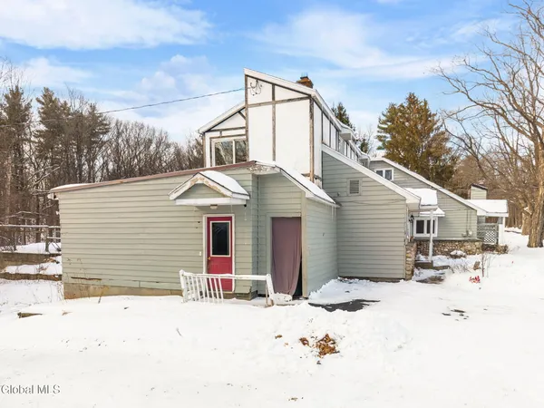 $300,000 | 63 Diamond Hill Road, New Scotland, NY 12054