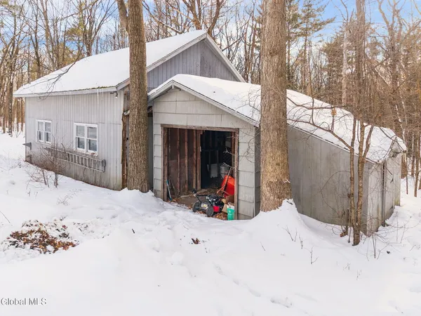 $300,000 | 63 Diamond Hill Road, New Scotland, NY 12054