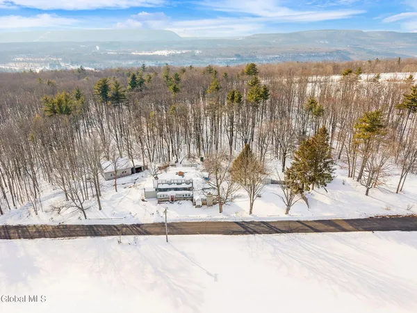 $300,000 | 63 Diamond Hill Road, New Scotland, NY 12054