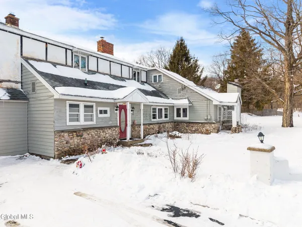 $300,000 | 63 Diamond Hill Road, New Scotland, NY 12054