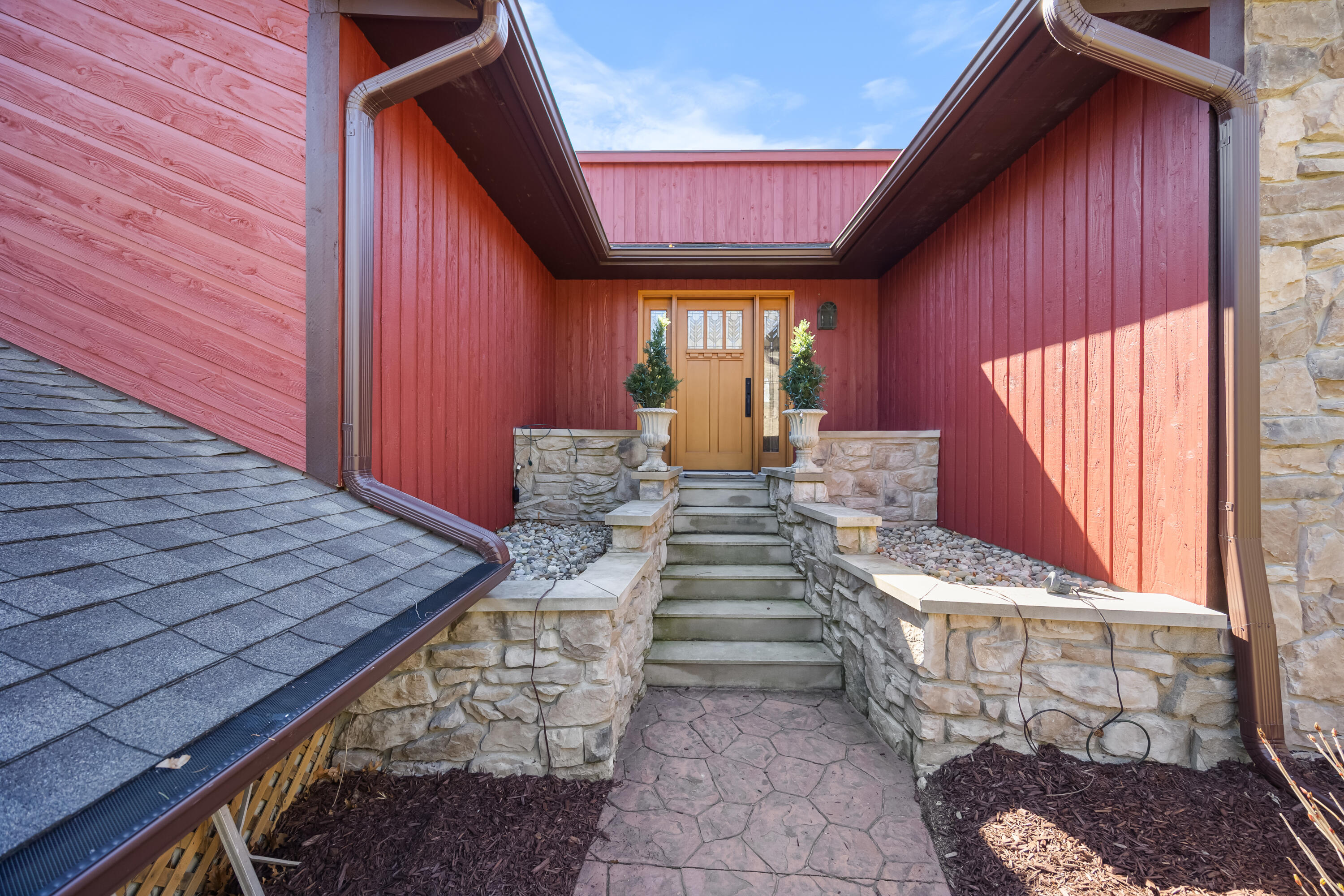 14287 Island Lake Road Chelsea, MI 48118 - Photo 4 of 94 002_43