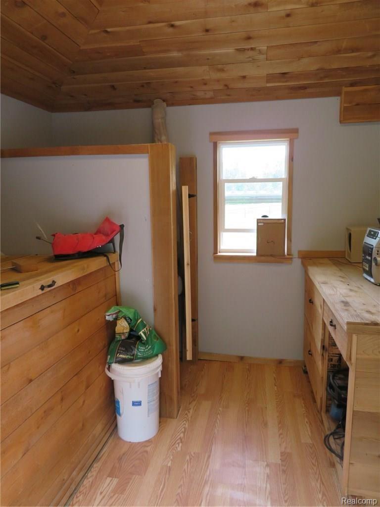 8705 Tindall Road Davisburg, MI 48350 - Photo 55 of 68 Garden house inside