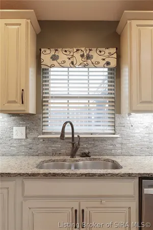 $270,000 | 1329 Valley View Road, New Albany, IN 47150