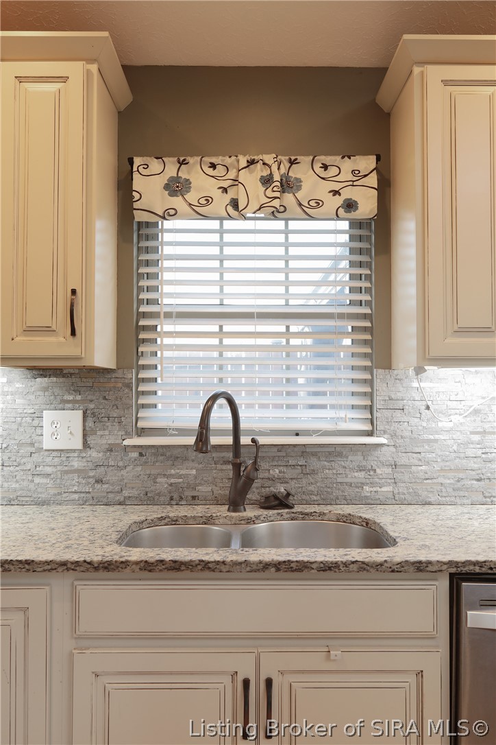 1329 Valley View Road New Albany, IN 47150 - Photo 16 of 40 Gallery Image 16