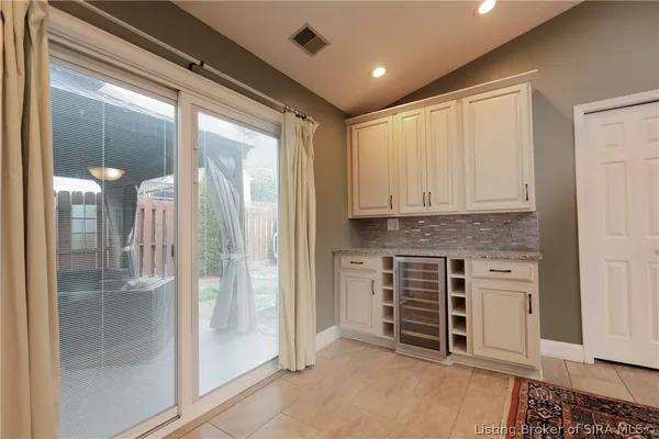 $270,000 | 1329 Valley View Road, New Albany, IN 47150