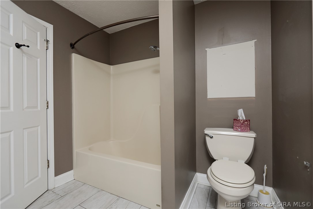 1329 Valley View Road New Albany, IN 47150 - Photo 26 of 40 Gallery Image 26