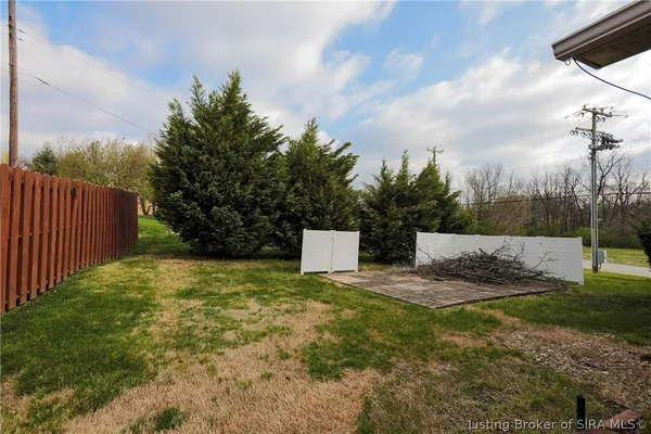 $270,000 | 1329 Valley View Road, New Albany, IN 47150