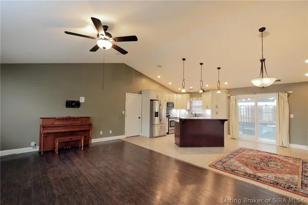 $270,000 | 1329 Valley View Road, New Albany, IN 47150