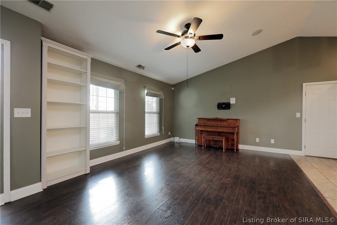1329 Valley View Road New Albany, IN 47150 - Photo 8 of 40 Gallery Image 8