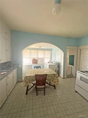 $10,000 | 1001 South Crawford Street, Tilden, IL 62292