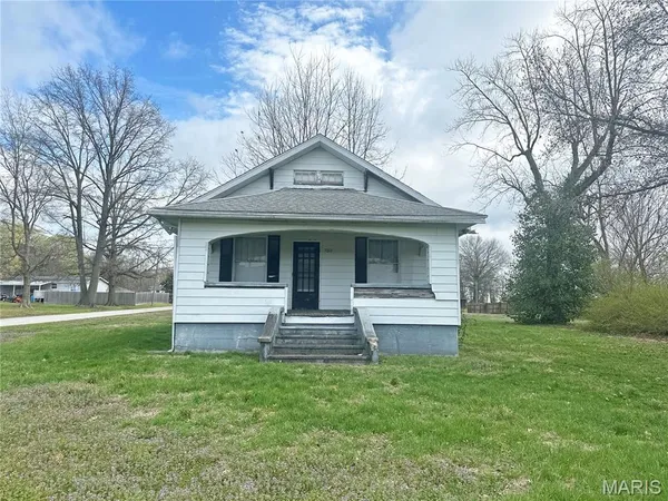 $10,000 | 1001 South Crawford Street, Tilden, IL 62292