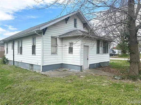 $10,000 | 1001 South Crawford Street, Tilden, IL 62292