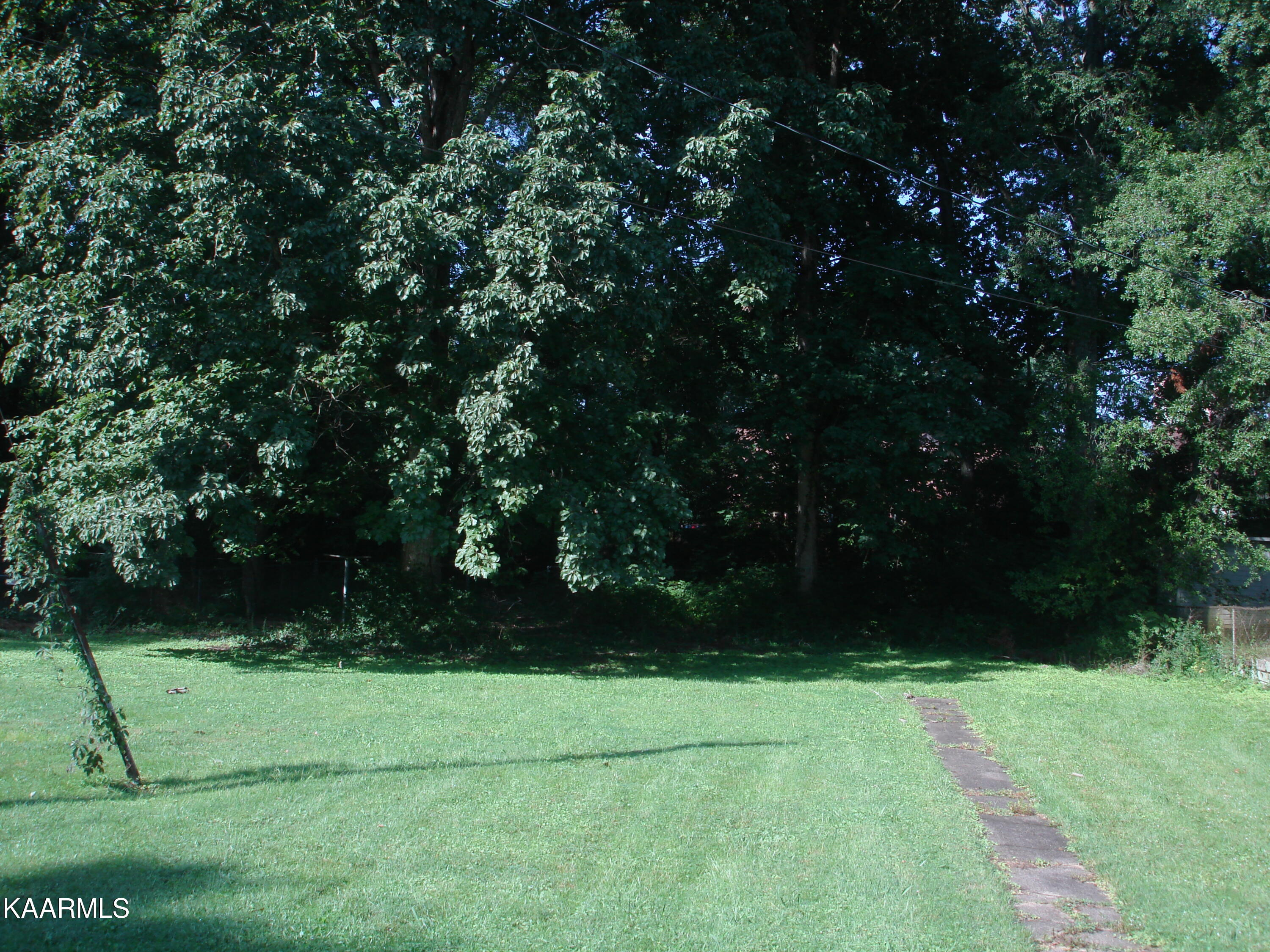 152 Manhattan Avenue Oak Ridge, TN 37830 - Photo 2 of 6 Wonderful Central Location