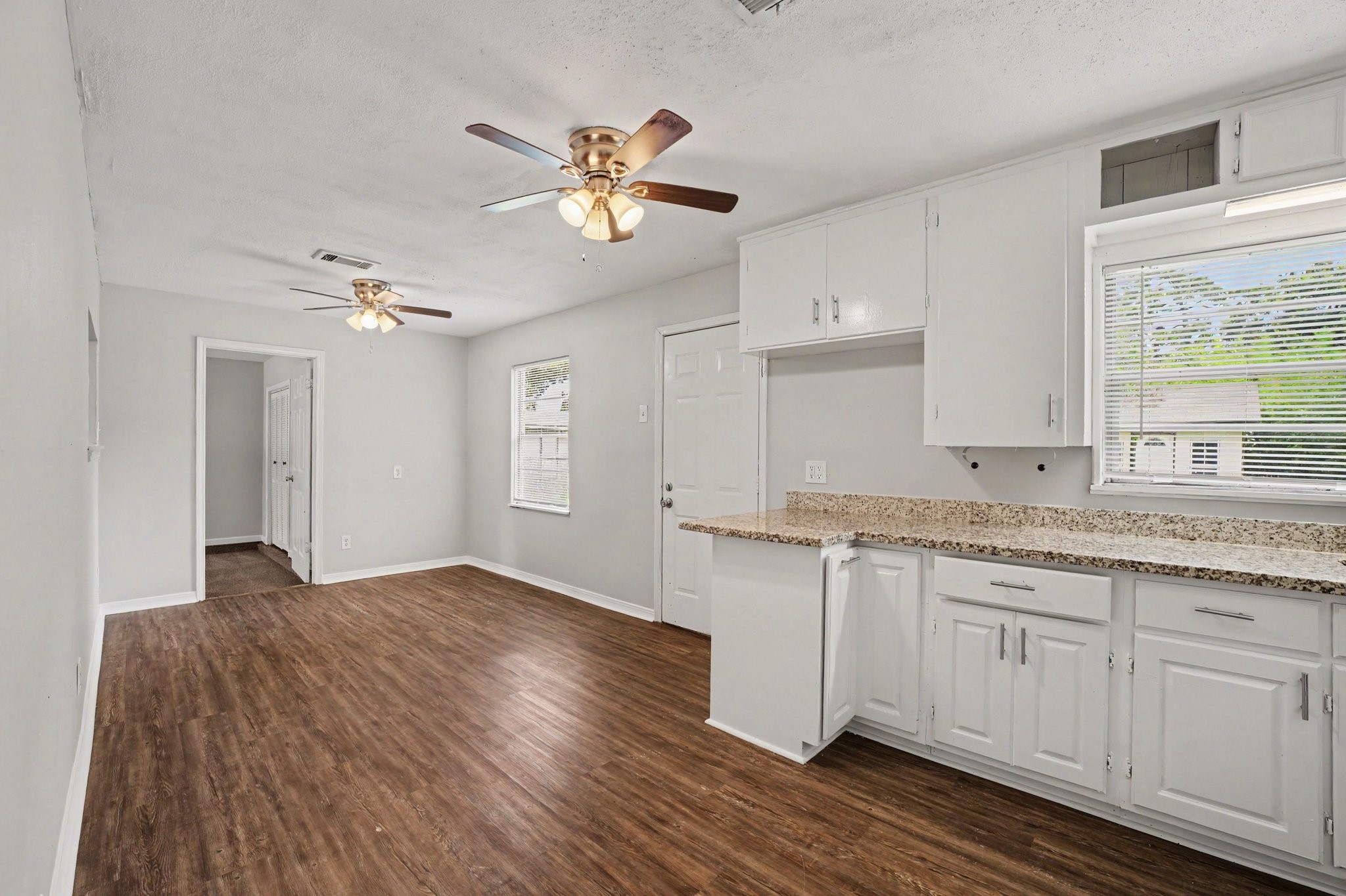 8433 Woodlyn Road Houston, TX 77028 - Photo 7 of 19