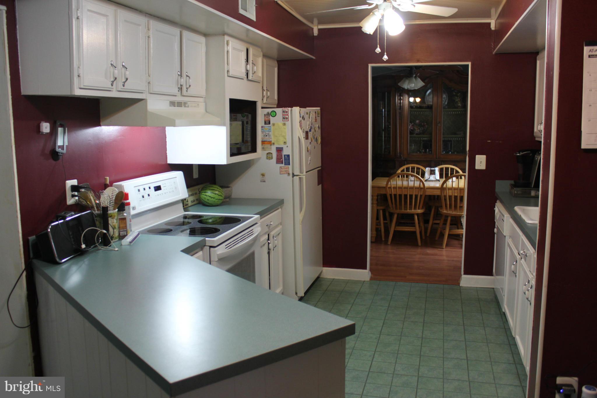 17116 Whites Road Poolesville, MD 20837 - Photo 4 of 19 Kitchen