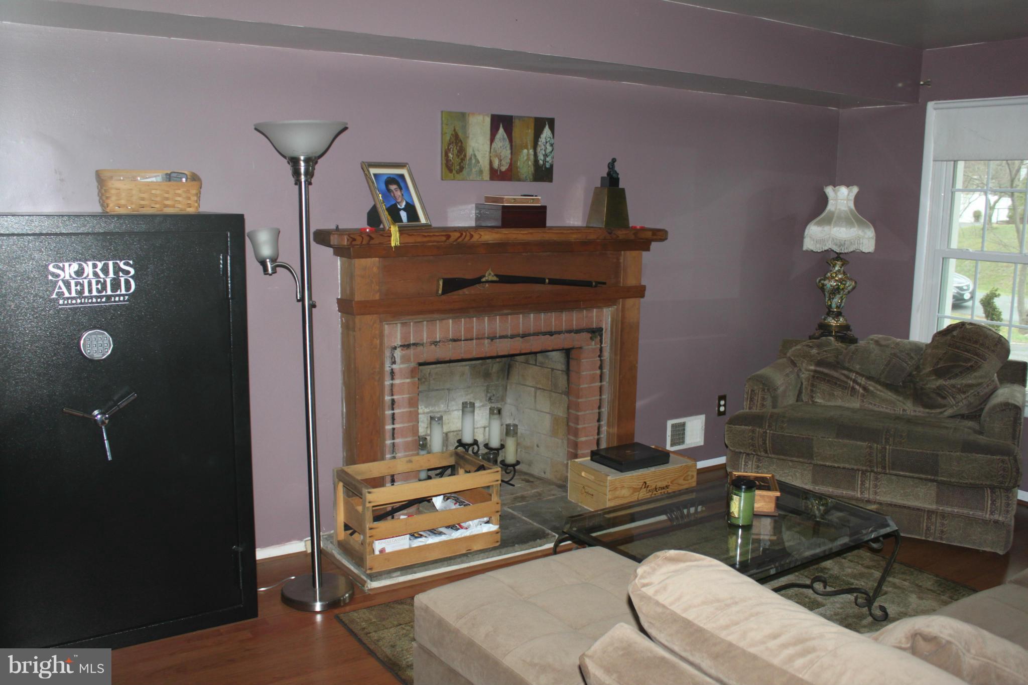 17116 Whites Road Poolesville, MD 20837 - Photo 6 of 19 Family Room