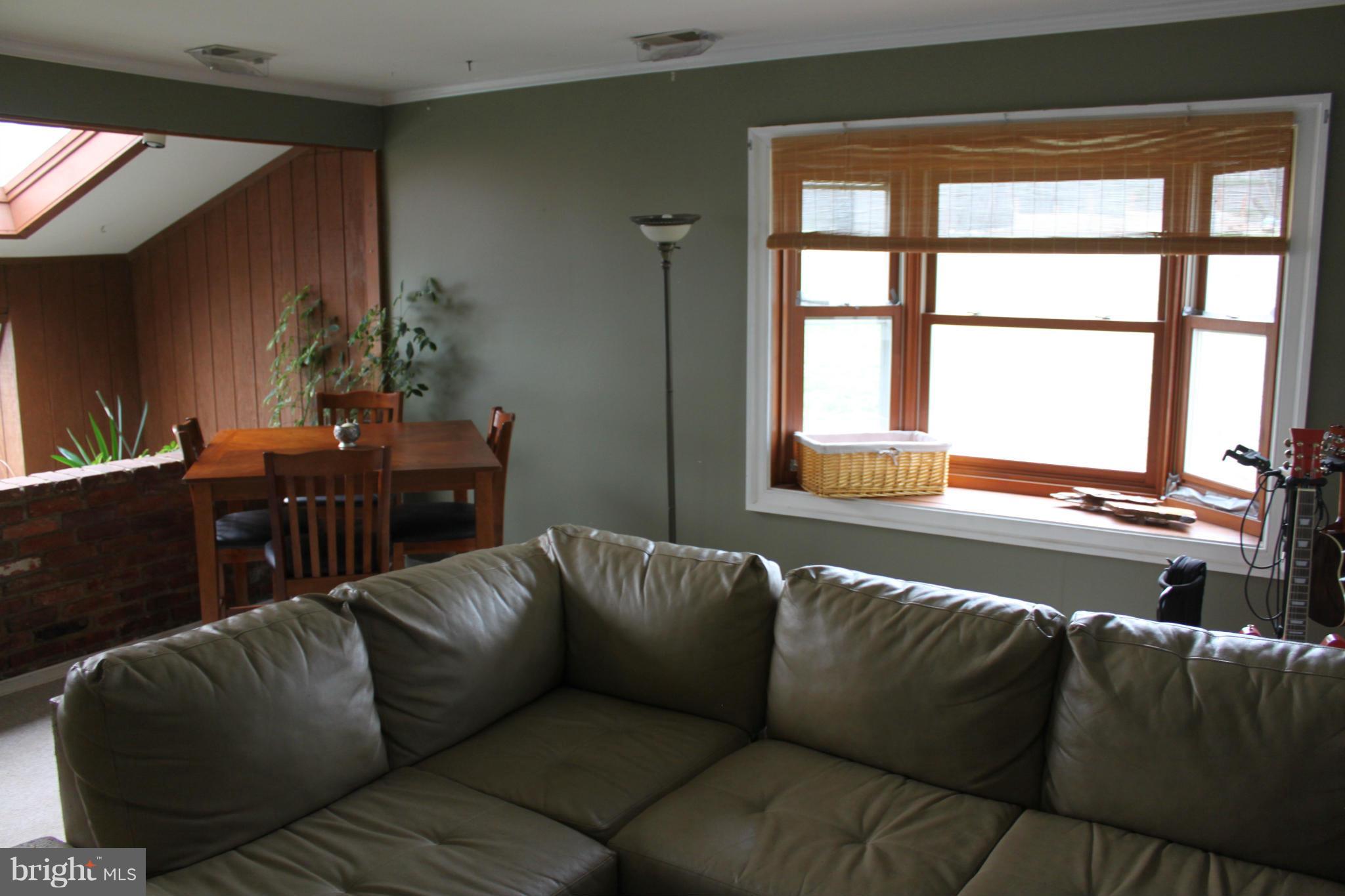 17116 Whites Road Poolesville, MD 20837 - Photo 10 of 19 Family Room