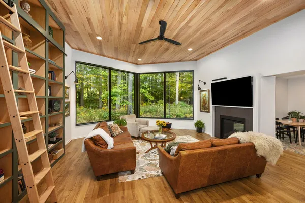 $1,060,000 | 3465 Palmer Drive, Saugatuck, MI 49453