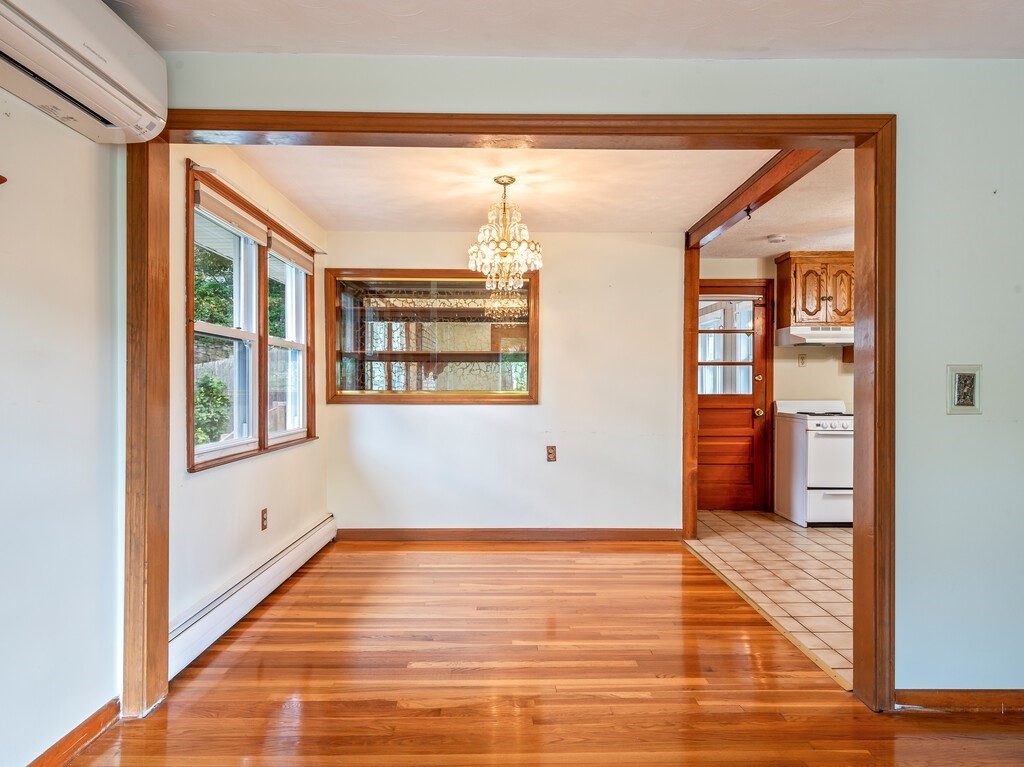 28 Superior Road Worcester, MA 01604 - Photo 4 of 41 Gallery Image 4