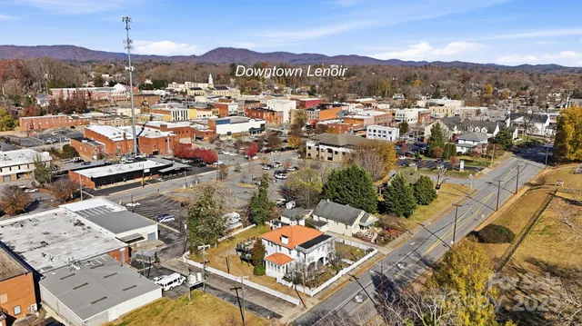 $450,000 | 1010 College Avenue Southwest, Lenoir, NC 28645