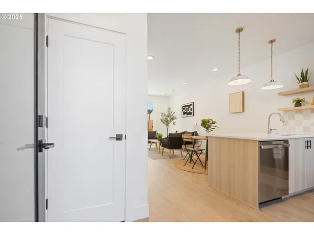 $739,900 | 4512 Northeast Wygant Street, Portland, OR 97218