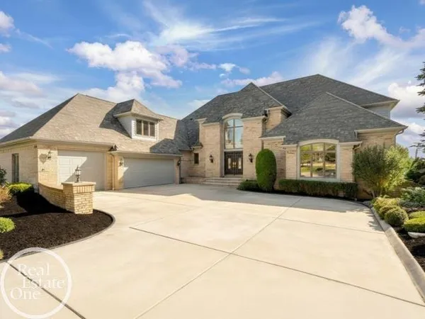 $1,230,000 | 770 North Riverside Avenue, St. Clair, MI 48079