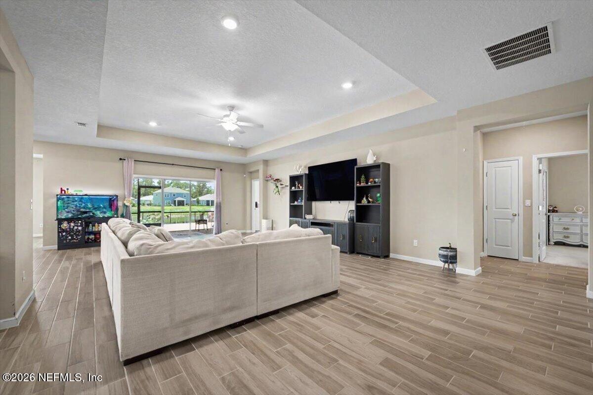 45 Gan Way St. Johns, FL 32259 - Photo 18 of 52 Living Room