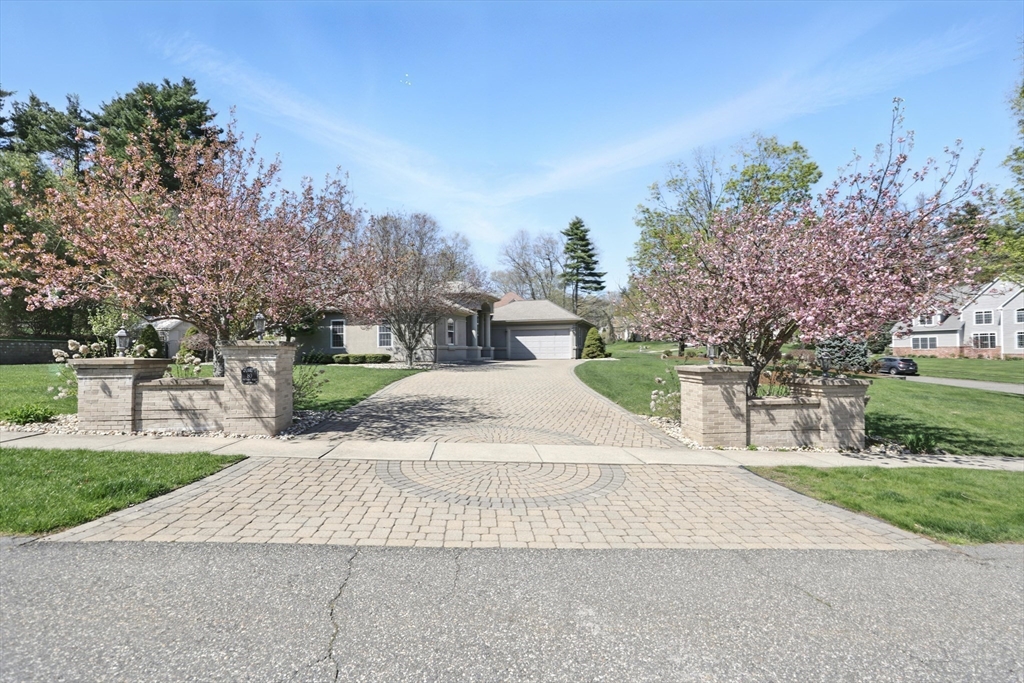 80 Orchard Road East Longmeadow, MA 01028 - Photo 2 of 41 Gallery Image 2