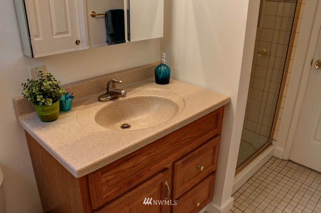 704 Bell Street Edmonds, WA 98020 - Photo 14 of 25 Gallery Image 14