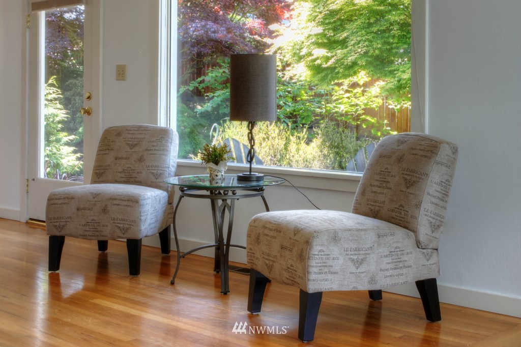 704 Bell Street Edmonds, WA 98020 - Photo 4 of 25 Gallery Image 4