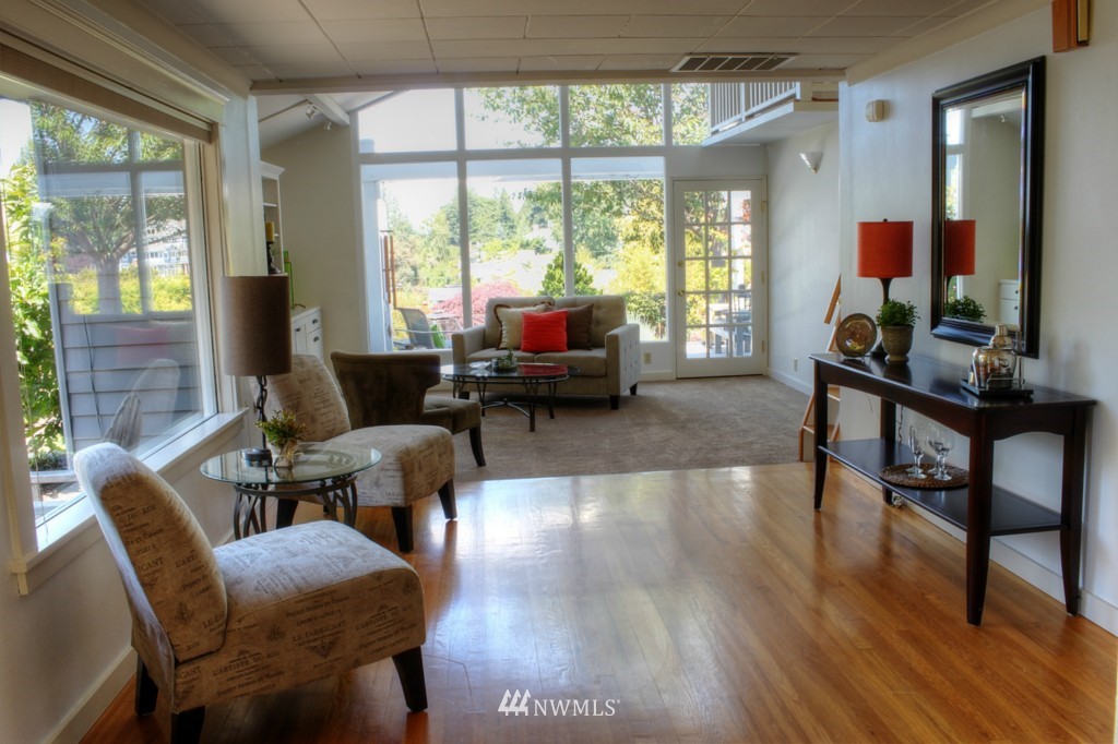 704 Bell Street Edmonds, WA 98020 - Photo 5 of 25 Gallery Image 5