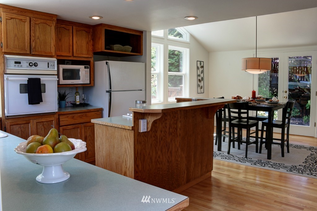 704 Bell Street Edmonds, WA 98020 - Photo 6 of 25 Gallery Image 6