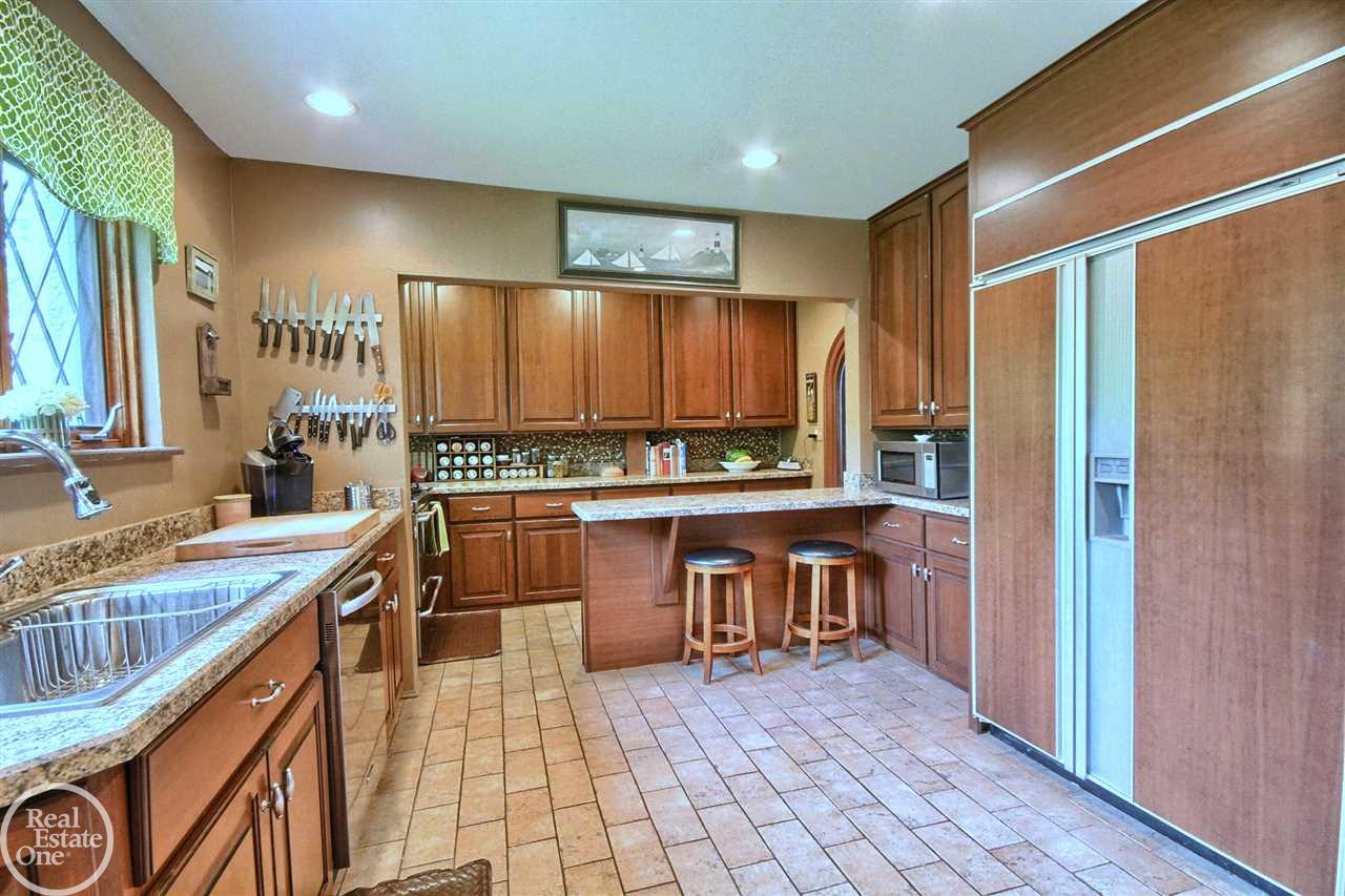 1045 Harvard Road Grosse Pointe Park, MI 48230 - Photo 9 of 29