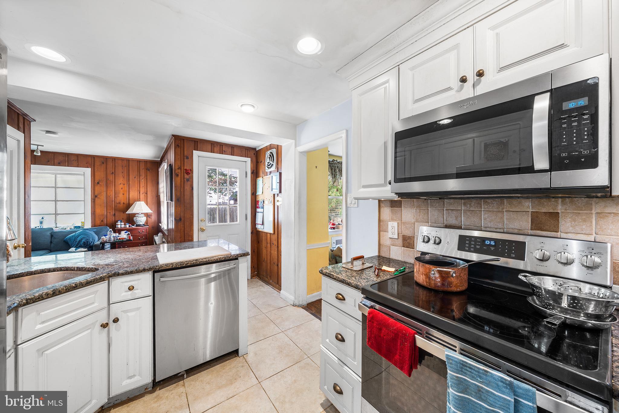 516 Cumberland Road Havertown, PA 19083 - Photo 11 of 18 Kitchen
