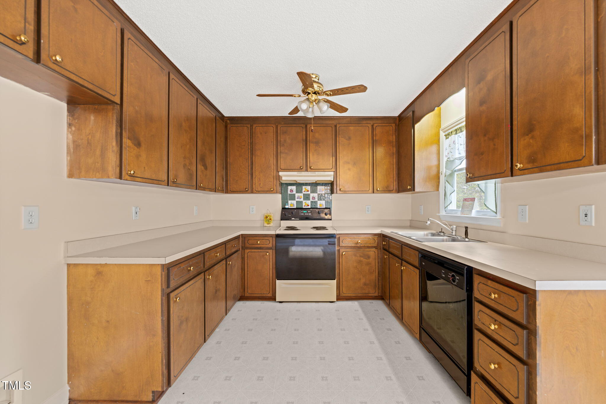 2782 North Shiloh Road Garner, NC 27529 - Photo 8 of 40 8-web-or-mls-DSC00615