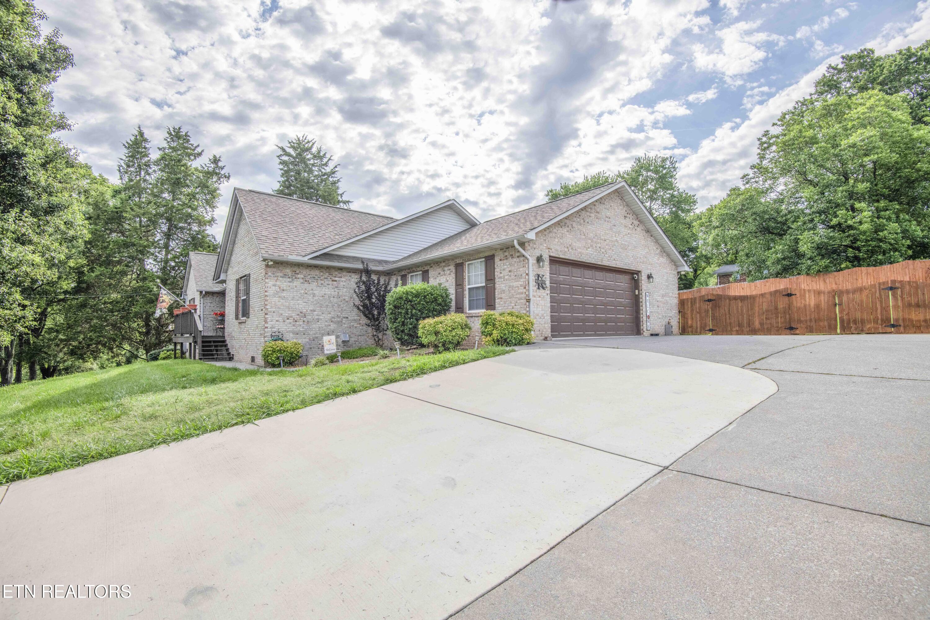 1217 Topside Road Louisville, TN 37777 - Photo 2 of 32 ecxterior 1_1