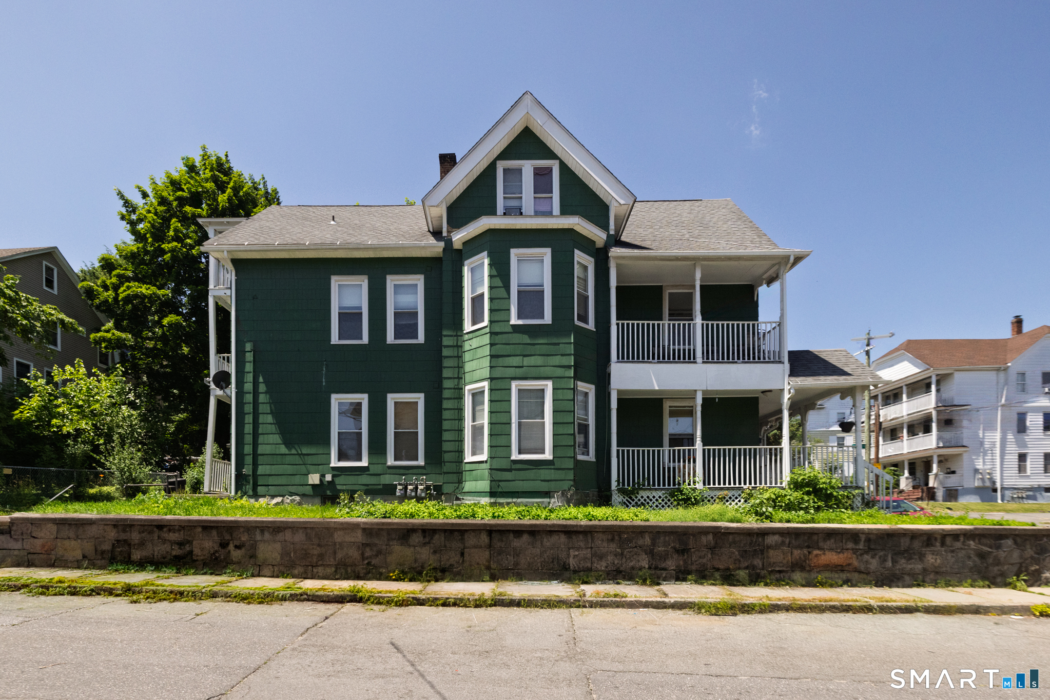 95 Sunnyside Avenue Waterbury, CT 06708 - Photo 3 of 27