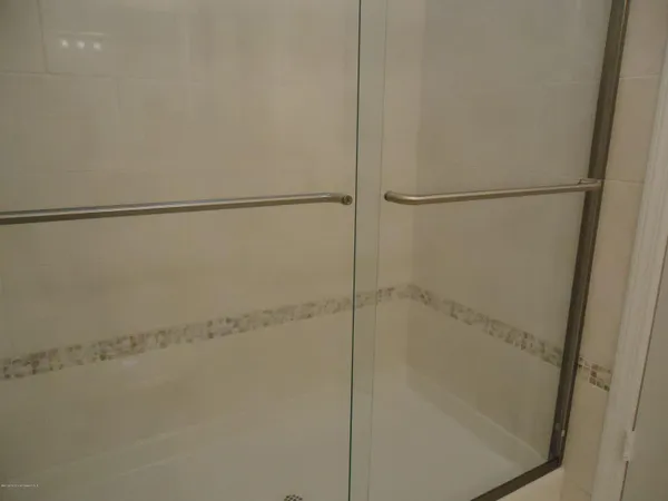 $2,200 | 142 Cross Slope Court, Unit F, Manalapan, NJ 07726