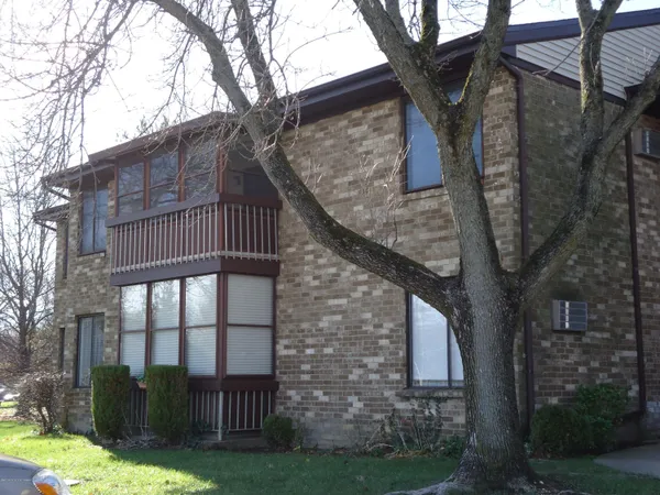 $2,200 | 142 Cross Slope Court, Unit F, Manalapan, NJ 07726