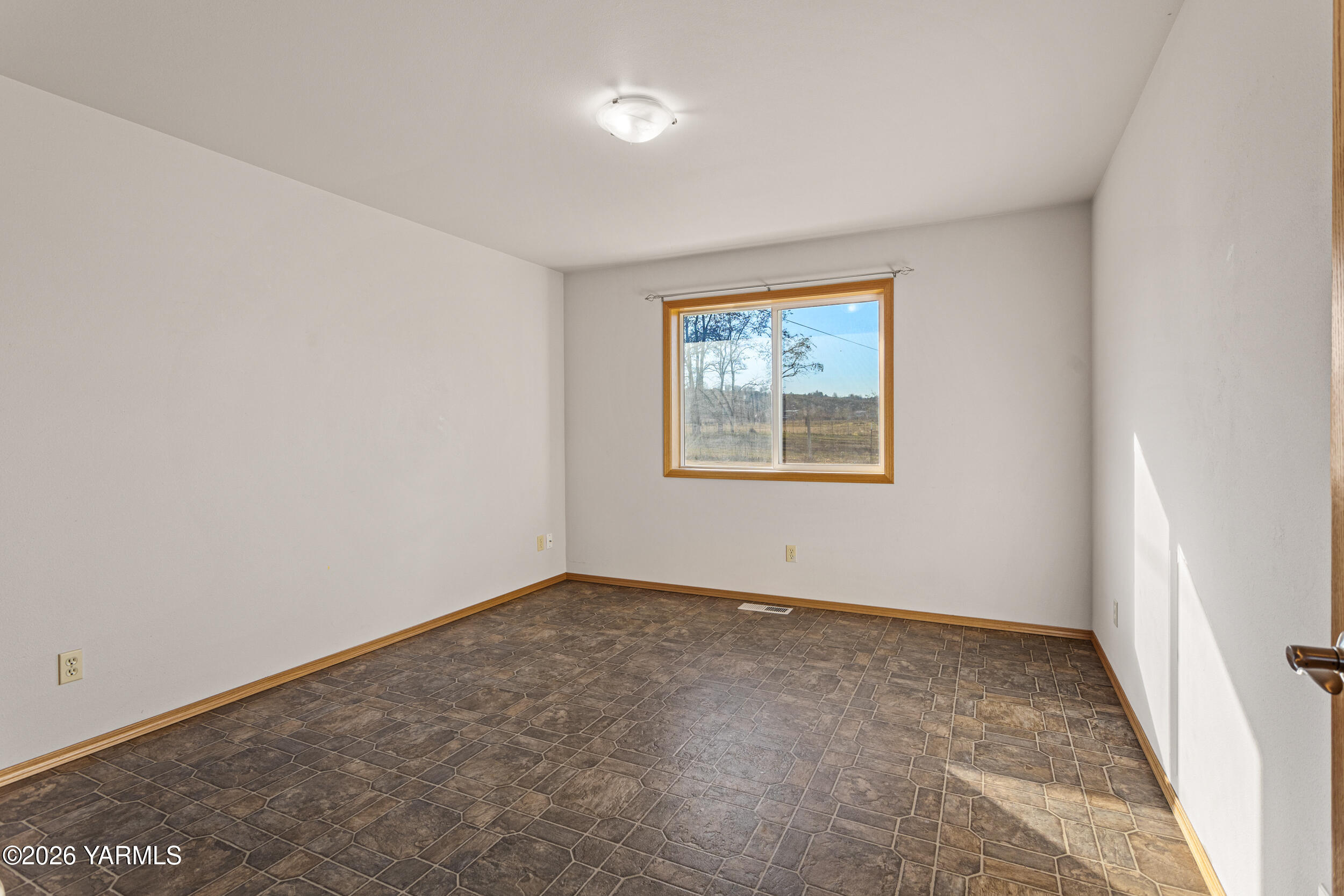 14929 Cottonwood Canyon Road Yakima, WA 98908 - Photo 35 of 55 an empty room with windows