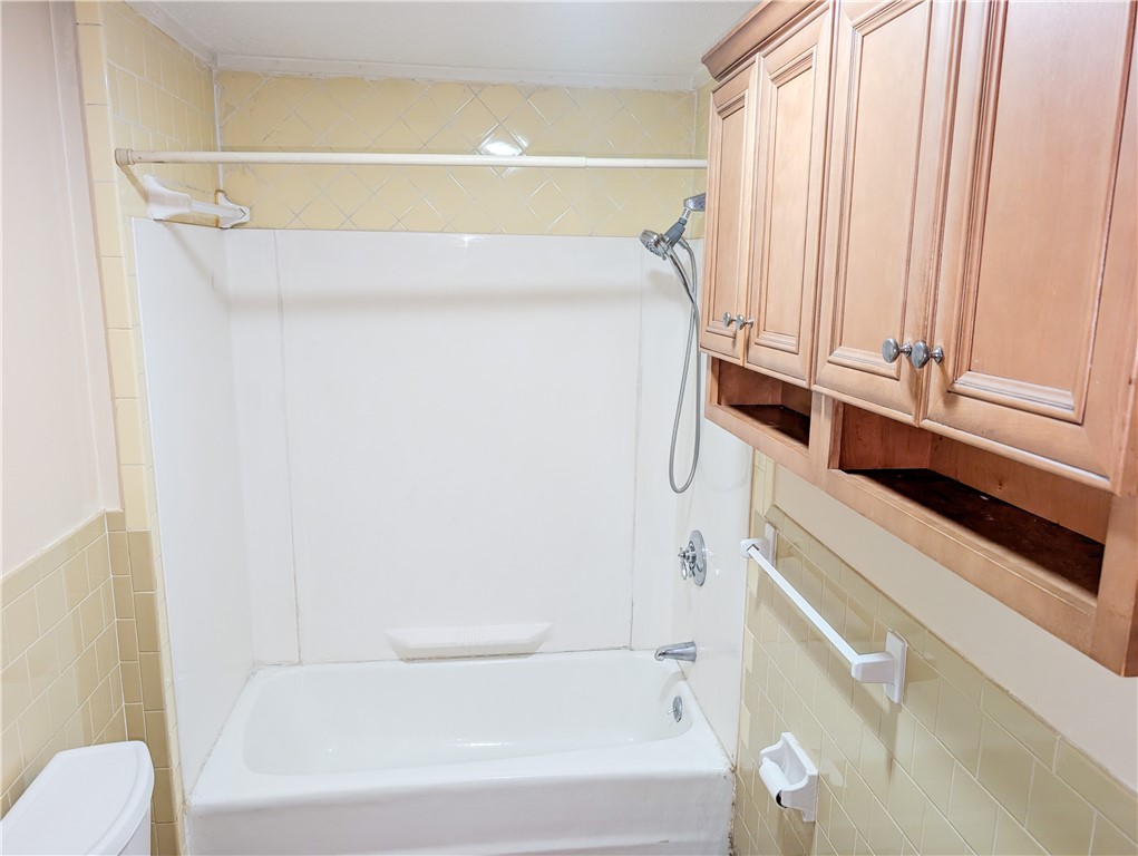 46 West Carpenter Street Pawtucket, RI 02860 - Photo 7 of 10