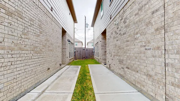 $235,000 | 519 Dr. Martin Luther King Jr. Dr., La Porte, TX 77571