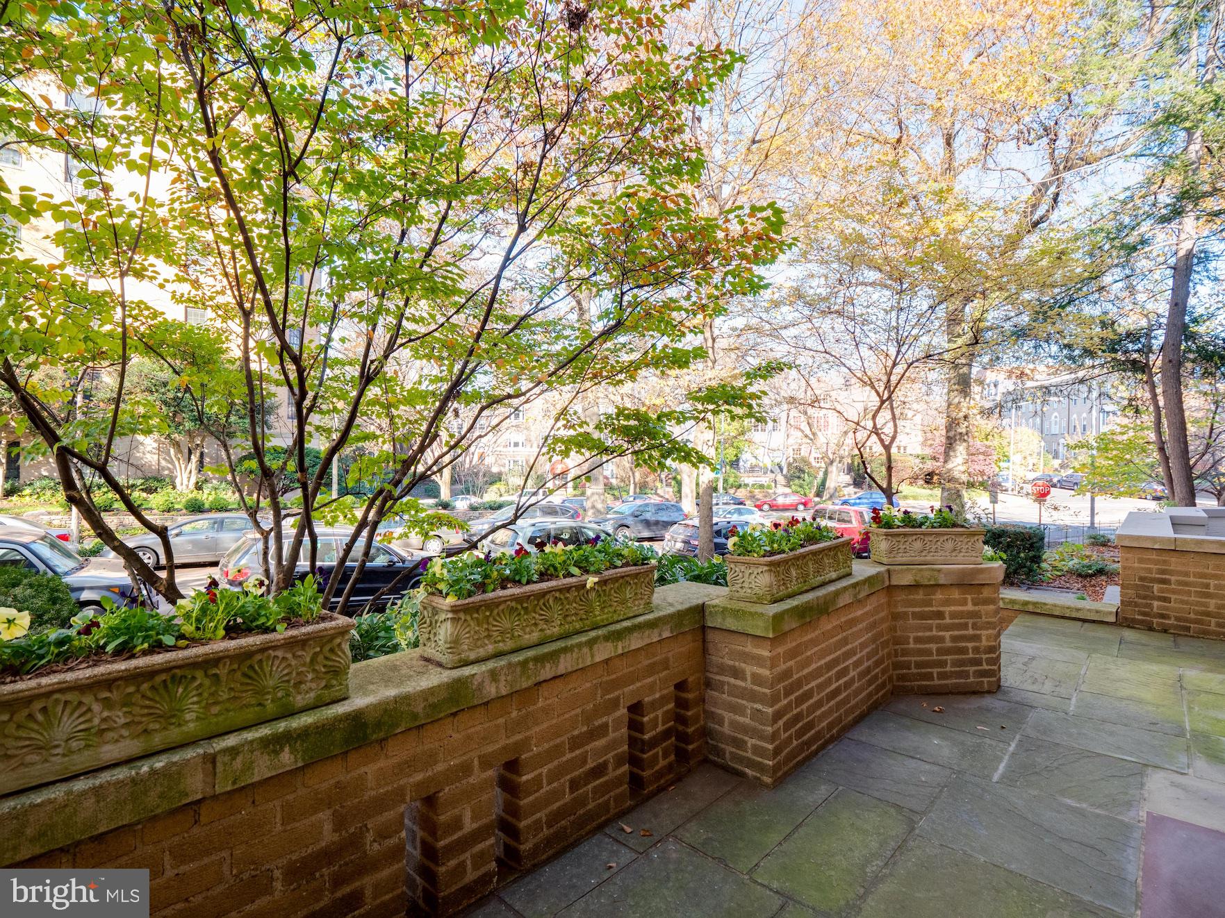 2355 Ashmead Place Northwest Washington, DC 20009 - Photo 5 of 48