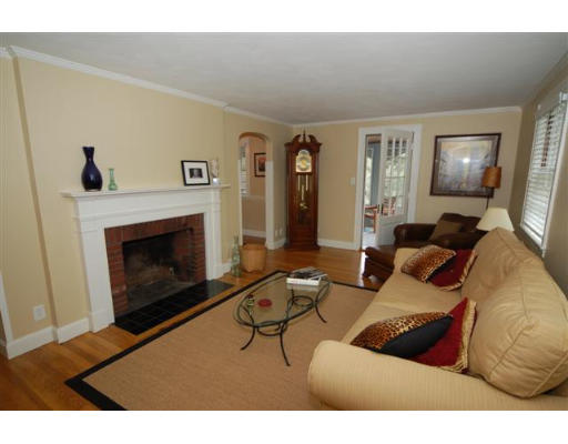 90 Richfield Road Arlington, MA 02474 - Photo 2 of 15 Gallery Image 2