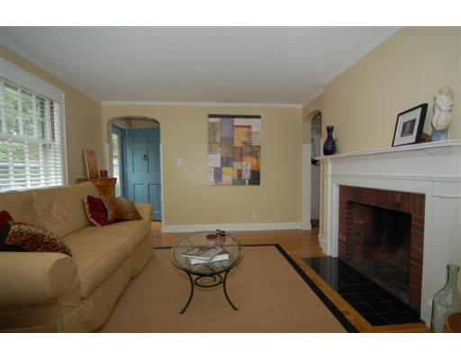 90 Richfield Road Arlington, MA 02474 - Photo 3 of 15 Gallery Image 3