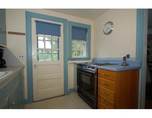 90 Richfield Road Arlington, MA 02474 - Photo 6 of 15 Gallery Image 6