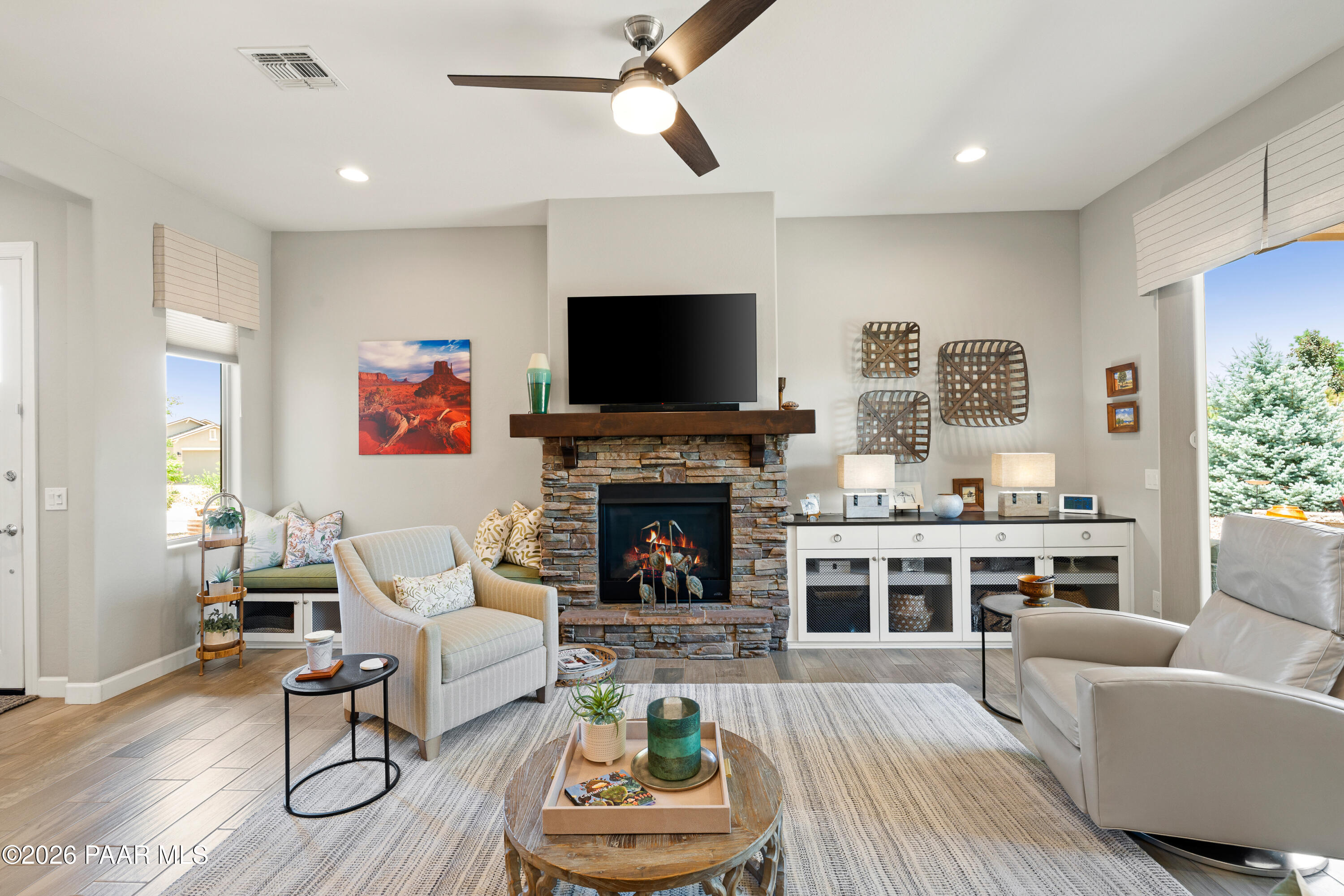 8001 North Sunset Ridge Prescott Valley, AZ 86315 - Photo 8 of 26 14-Living Room